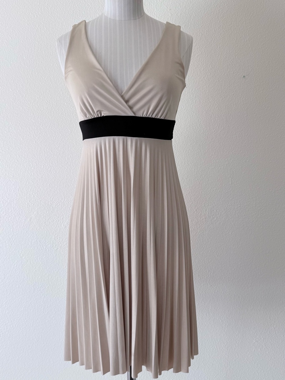 XXI Forever 21 Pleated Colorblock Midi Dress Beige Black Size S-Made in USA